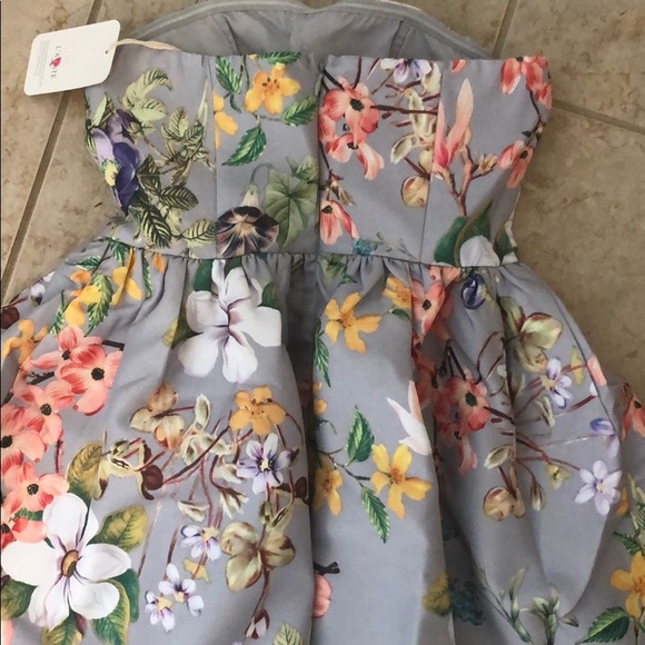 Beautiful floral print strapless dress - Picture 6 of 6
